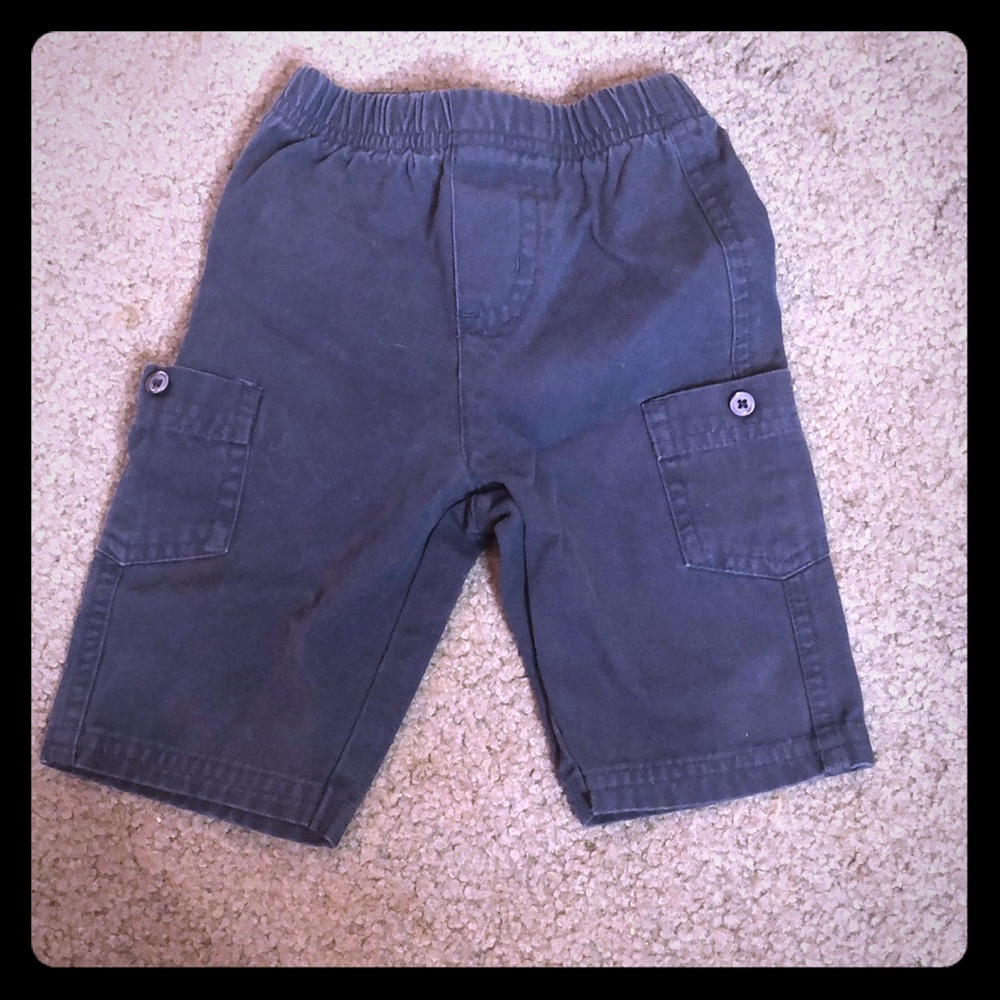 Cutee blue cargo shorts for boys!
